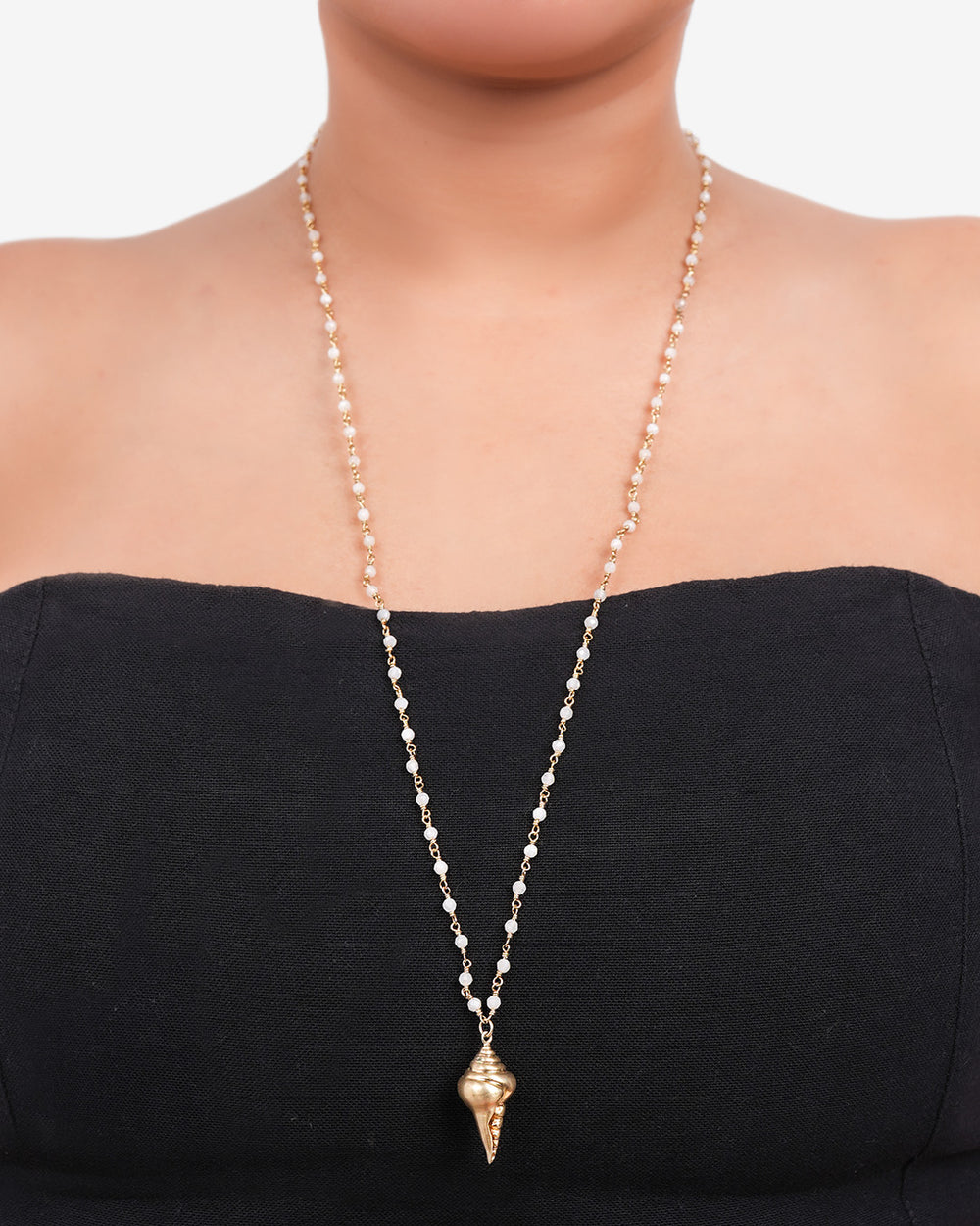 Pendant Shell On The Stones In Gold Plated