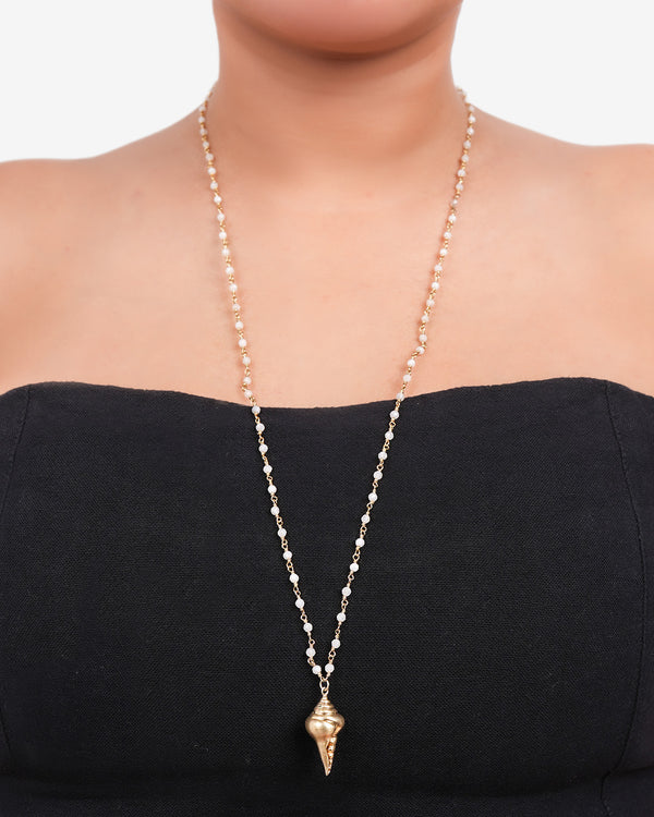 Pendant Shell On The Stones In Gold Plated