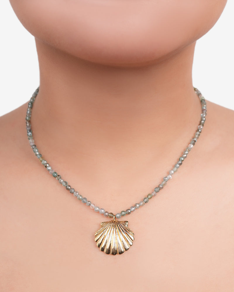 Aquamarine Choker With Clam Shell Pendant
