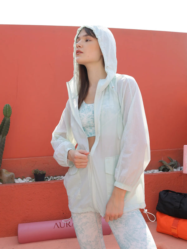 Lucia Light Breeze Sun Block UPF 50+