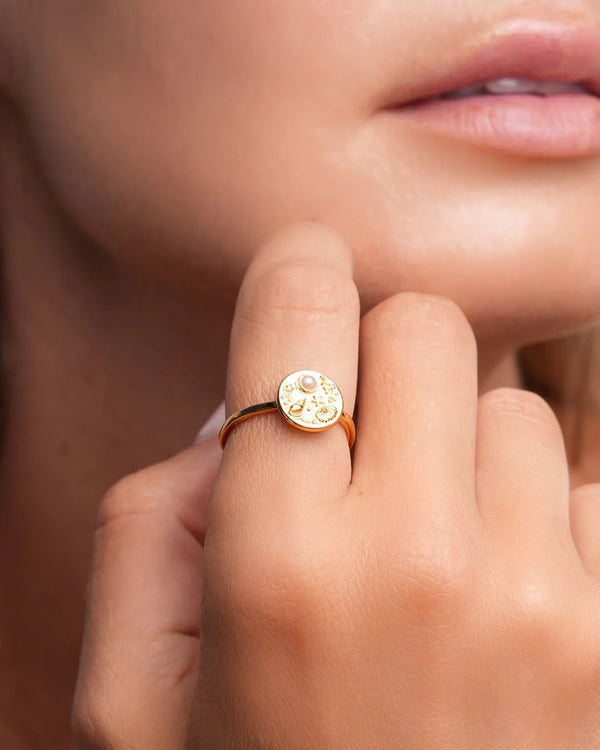 Coral Pearl Ring Gold