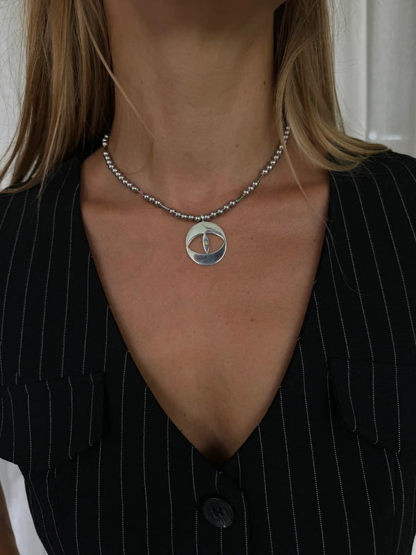 Necklace with eye