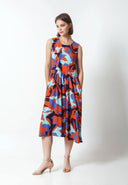 A classic style of midi dress
