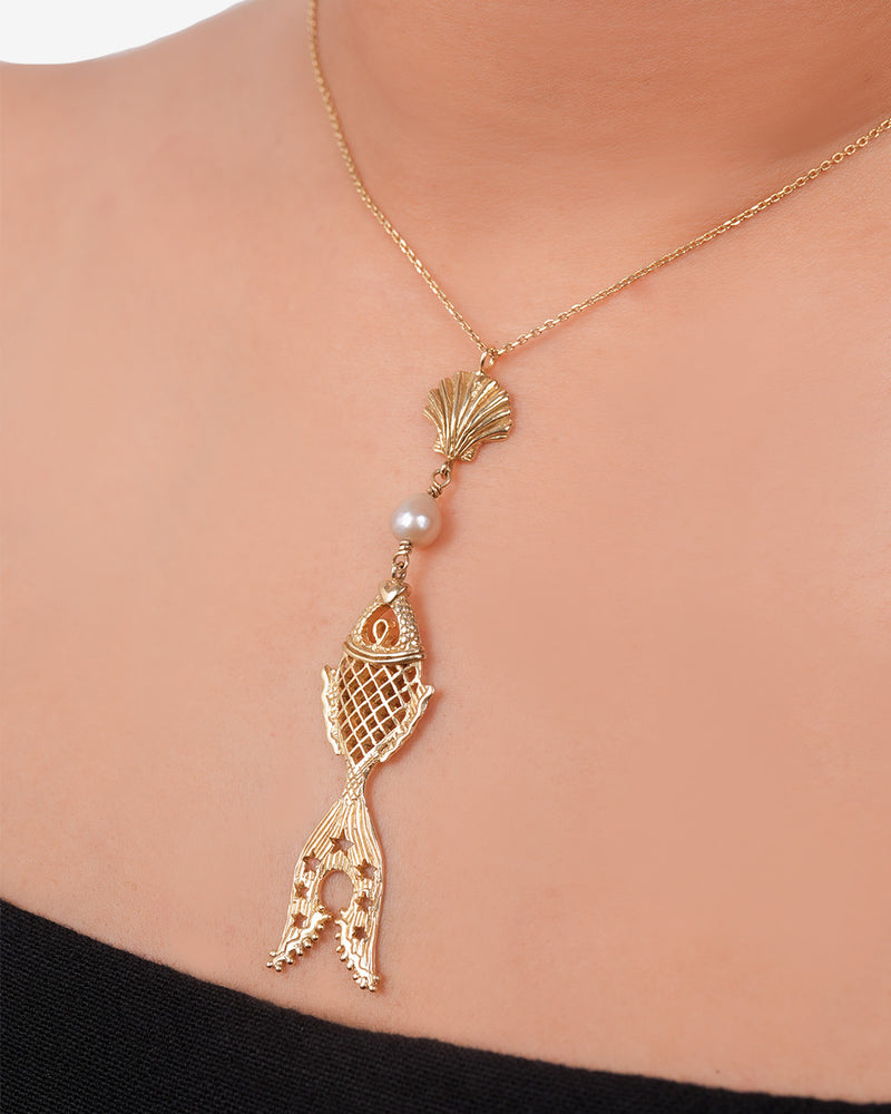 Golden Fish With Clam And Pearl Necklace